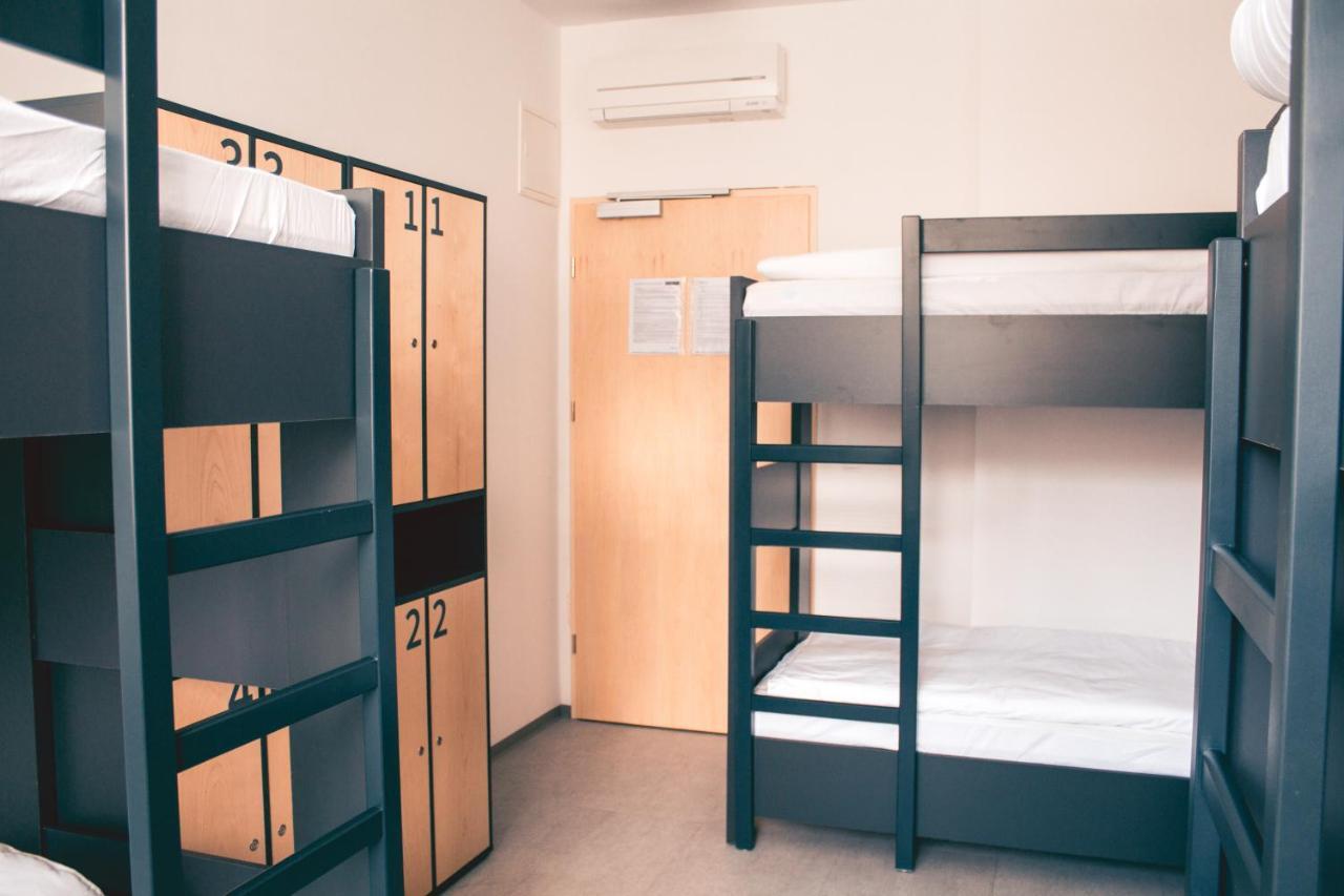 MS Sparrow Hostel Ljubljana Buitenkant foto