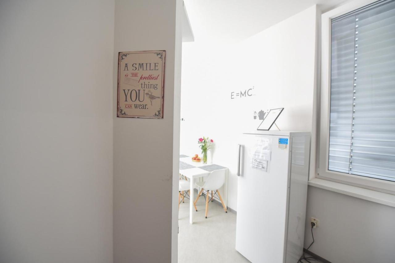 MS Sparrow Hostel Ljubljana Buitenkant foto