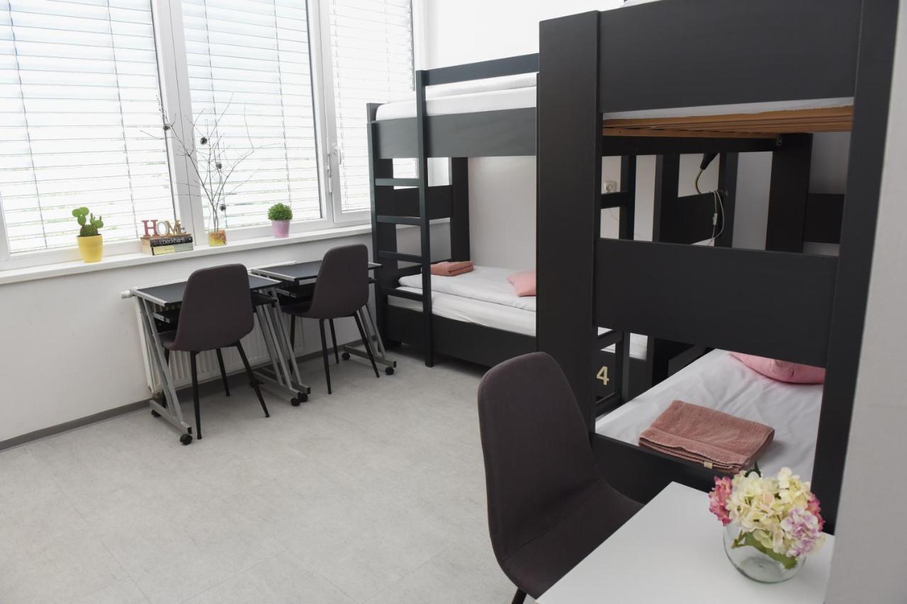 MS Sparrow Hostel Ljubljana Buitenkant foto